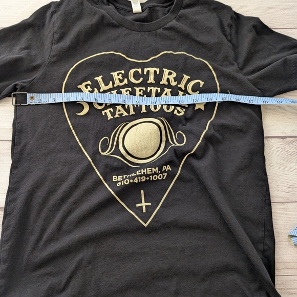 Women's Tattoo Parlor Black Short Sleeve T-shirt Size Medium - Picture 4 of 8